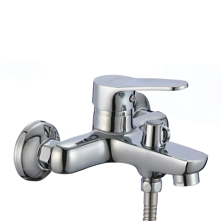 Смеситель для ванны D-Lin D130370 хром Смеситель для ванны D-Lin D130370 хром