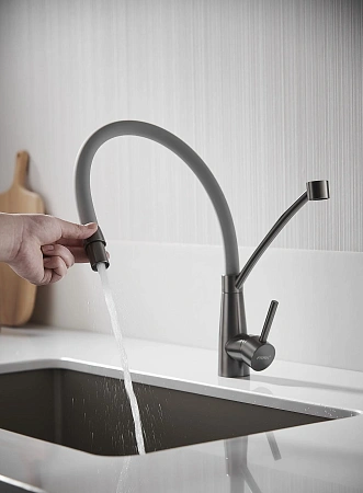 Смеситель для кухни Fmark FS8255Q-04 с гибким изливом, графит Смеситель для кухни Fmark FS8255Q-04 с гибким изливом, графит