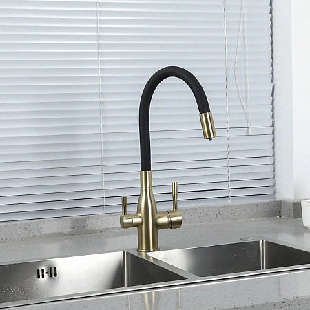 Смеситель для кухни FRAP F4396-3 с гибким изливом и подключением фильтра, золотой сатин Смеситель для кухни FRAP F4396-3 с гибким изливом и подключением фильтра, золотой сатин