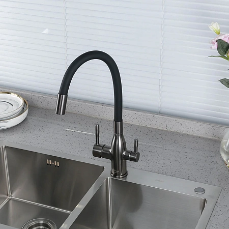 Смеситель для кухни FRAP F4396-15 с гибким изливом и подключением фильтра, оружейная сталь Смеситель для кухни FRAP F4396-15 с гибким изливом и подключением фильтра, оружейная сталь