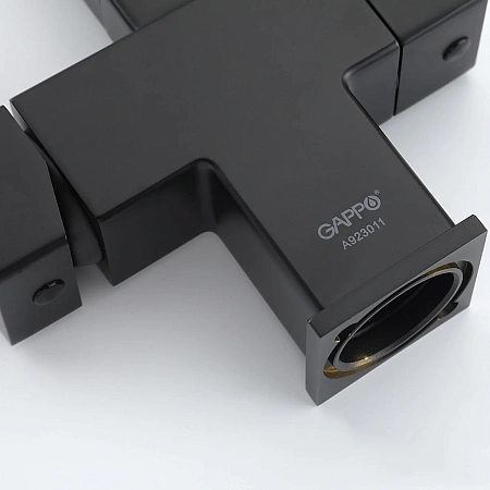Смеситель для кухни GAPPO G4395-36 с гибким изливом и подключением фильтра, черный Смеситель для кухни GAPPO G4395-36 с гибким изливом и подключением фильтра, черный