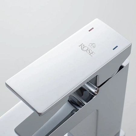 Смеситель для раковины Rose R2801 хром Смеситель для раковины Rose R2801 хром