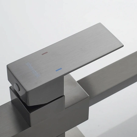 Смеситель для кухни Shevanik S148T с подключением к фильтру, оружейная сталь Смеситель для кухни Shevanik S148T с подключением к фильтру, оружейная сталь