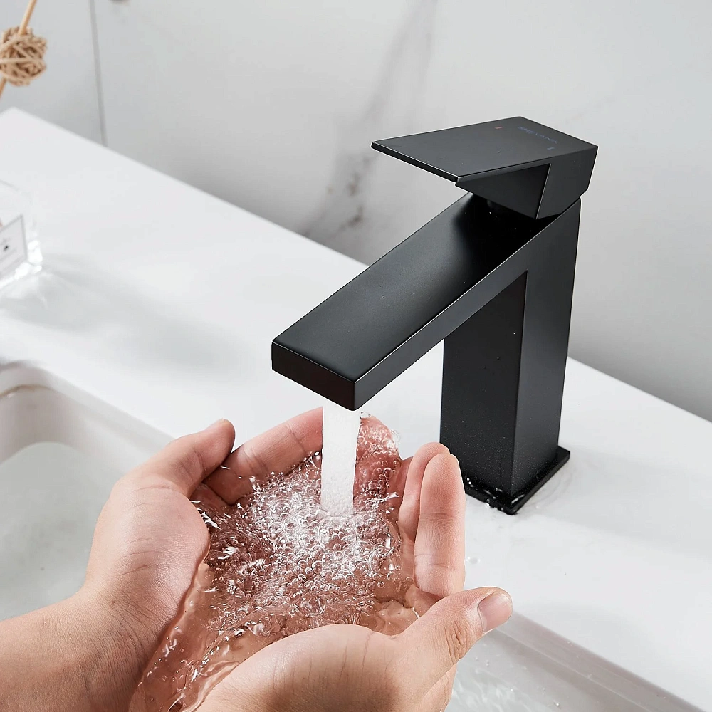 Смеситель для раковины Shevanik S7001H черный — Изображение 3