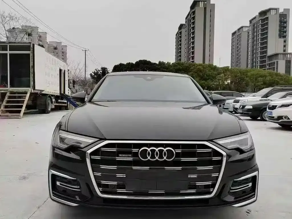 Audi A6L — фото 1
