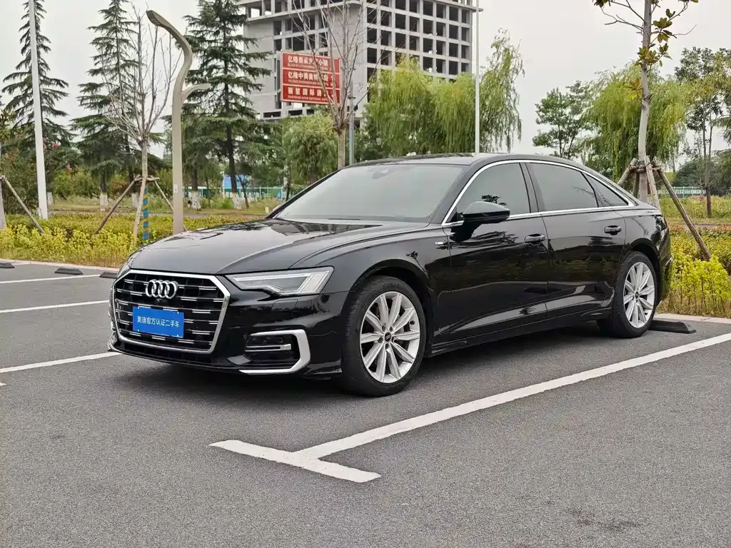 Audi A6L — фото 1
