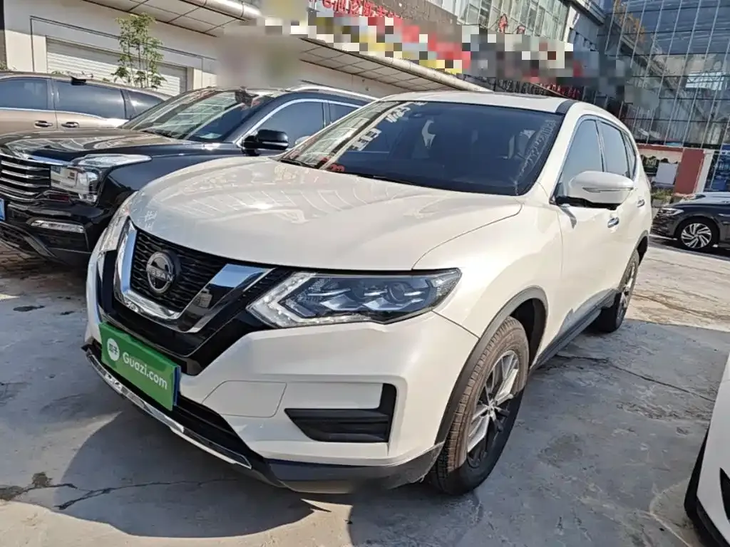 Nissan X-Trail — фото 1