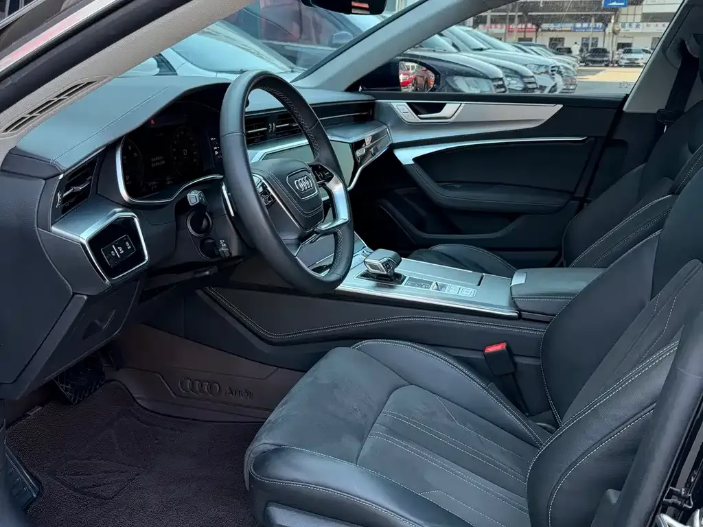 Audi A7L — фото 9