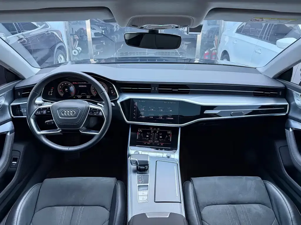 Audi A7L — фото 2