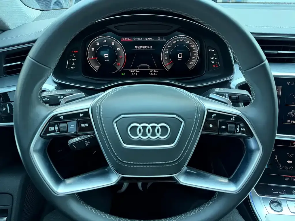 Audi A7L — фото 7