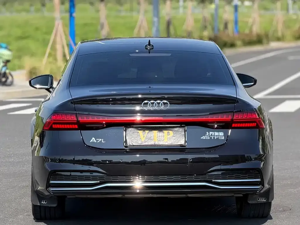 Audi A7L — фото 6