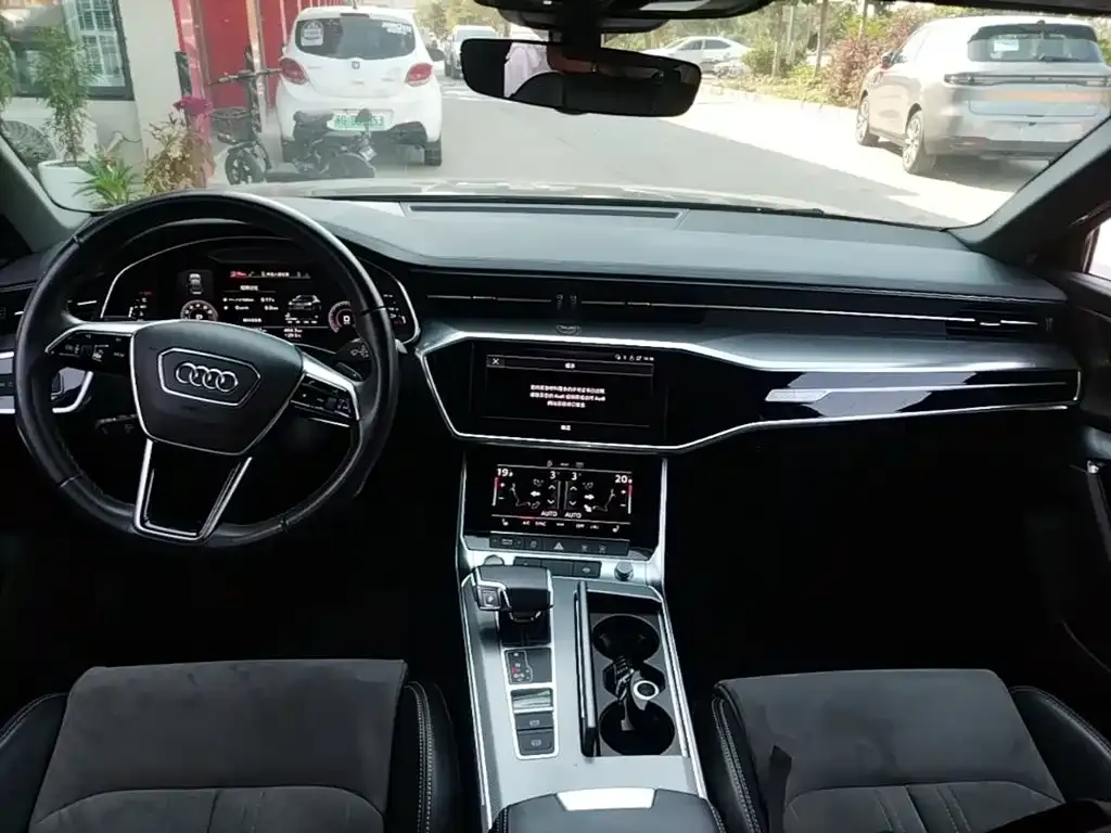 Audi A6L — фото 8