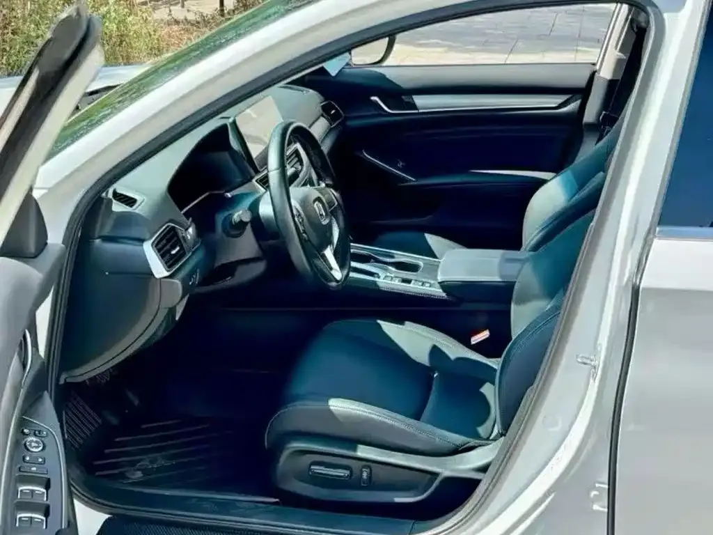 Honda Accord — фото 4