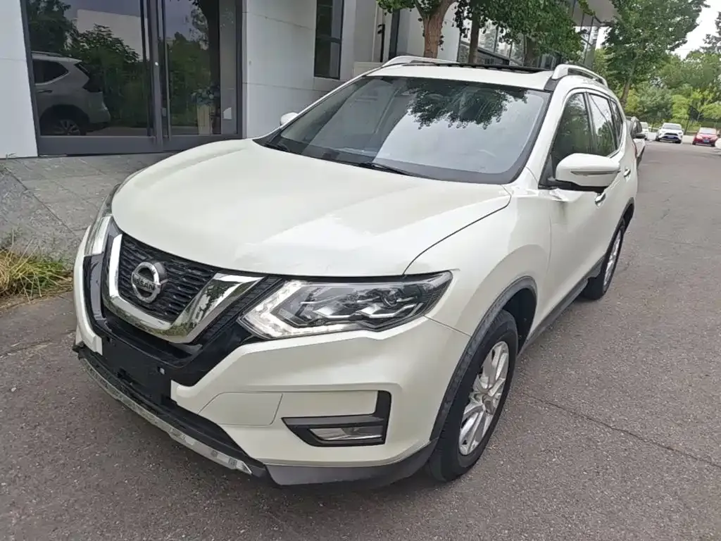 Nissan X-Trail — фото 1