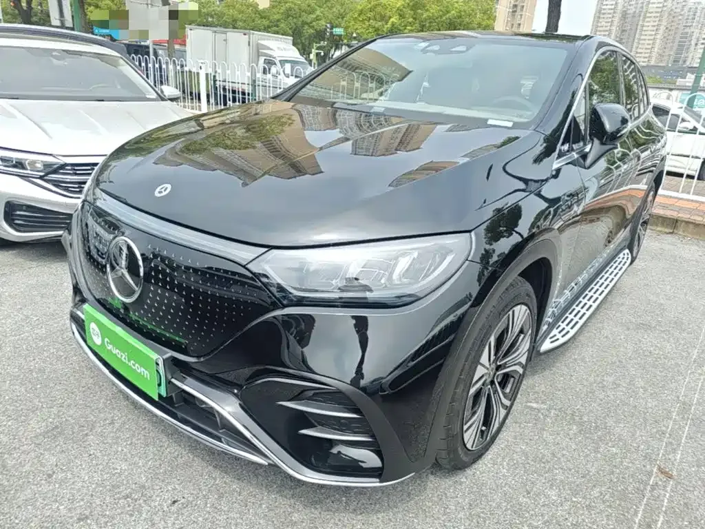 Mercedes-Benz EQE SUV — фото 1
