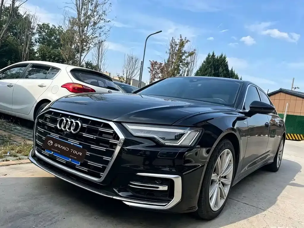 Audi A6L — фото 1