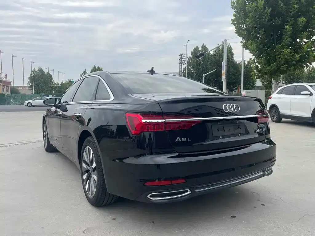 Audi A6L — фото 10
