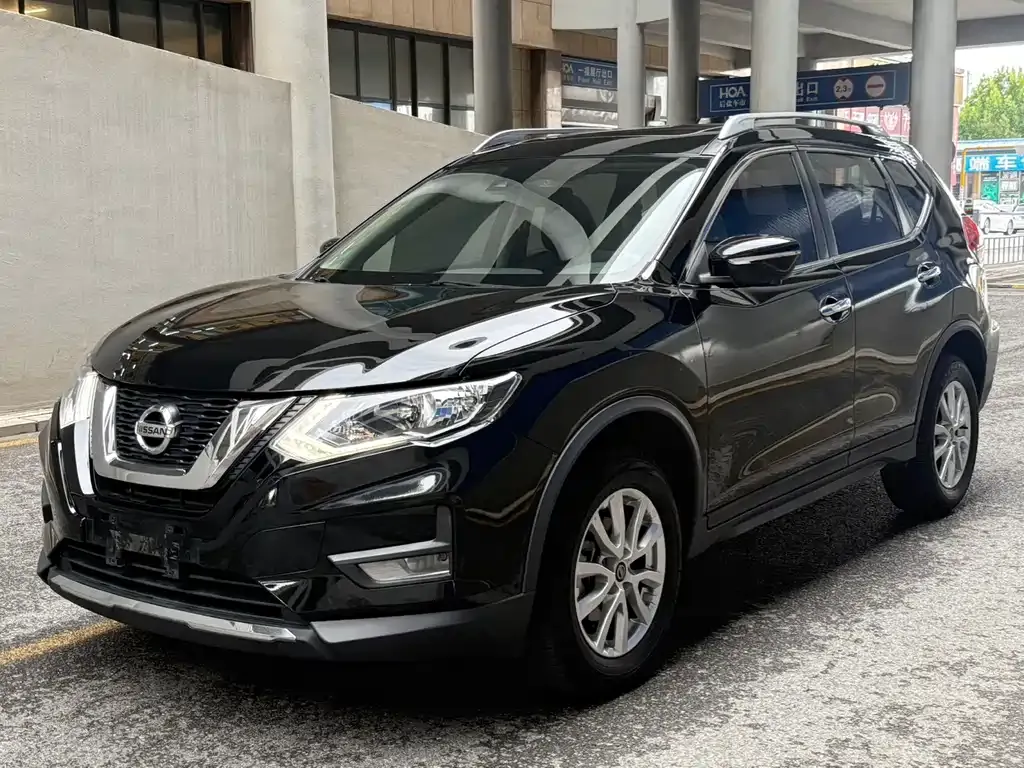 Nissan X-Trail — фото 1