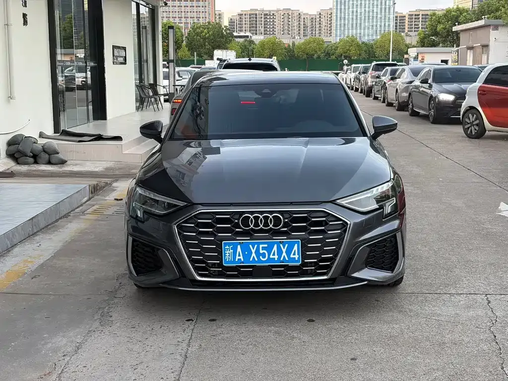 Audi A3 — фото 1