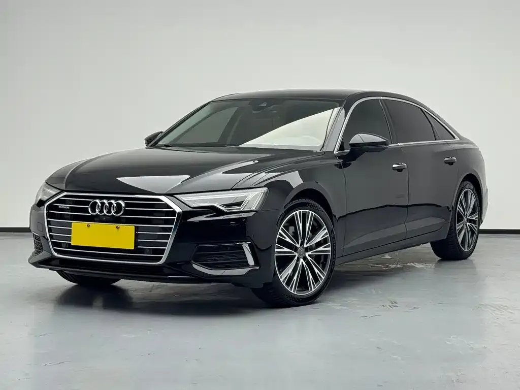 Audi A6L — фото 1