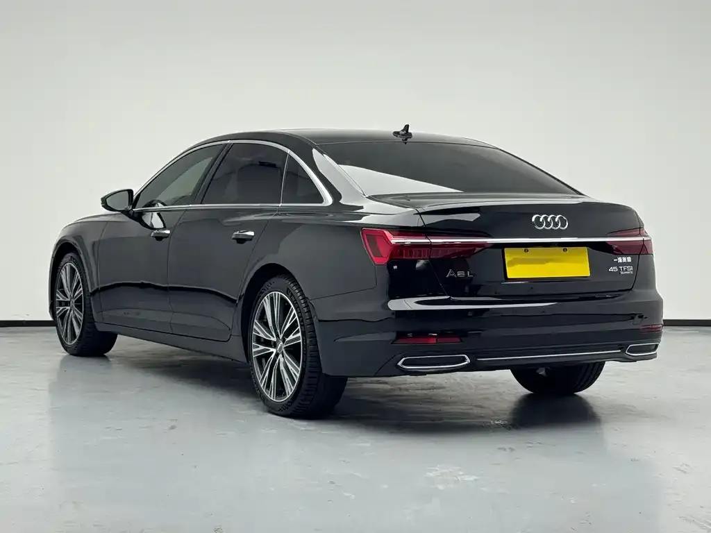 Audi A6L — фото 10