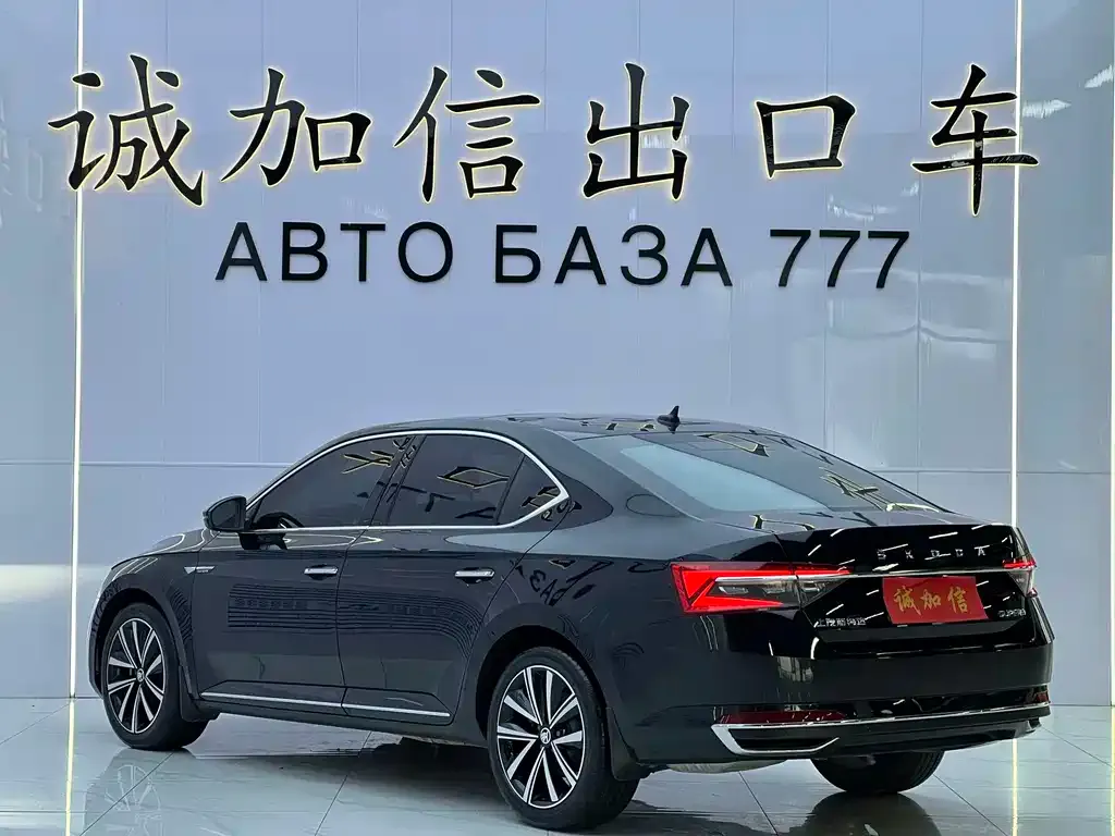 Skoda Superb — фото 5