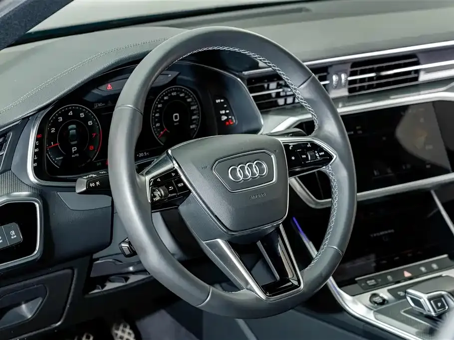 Audi A6L — фото 5