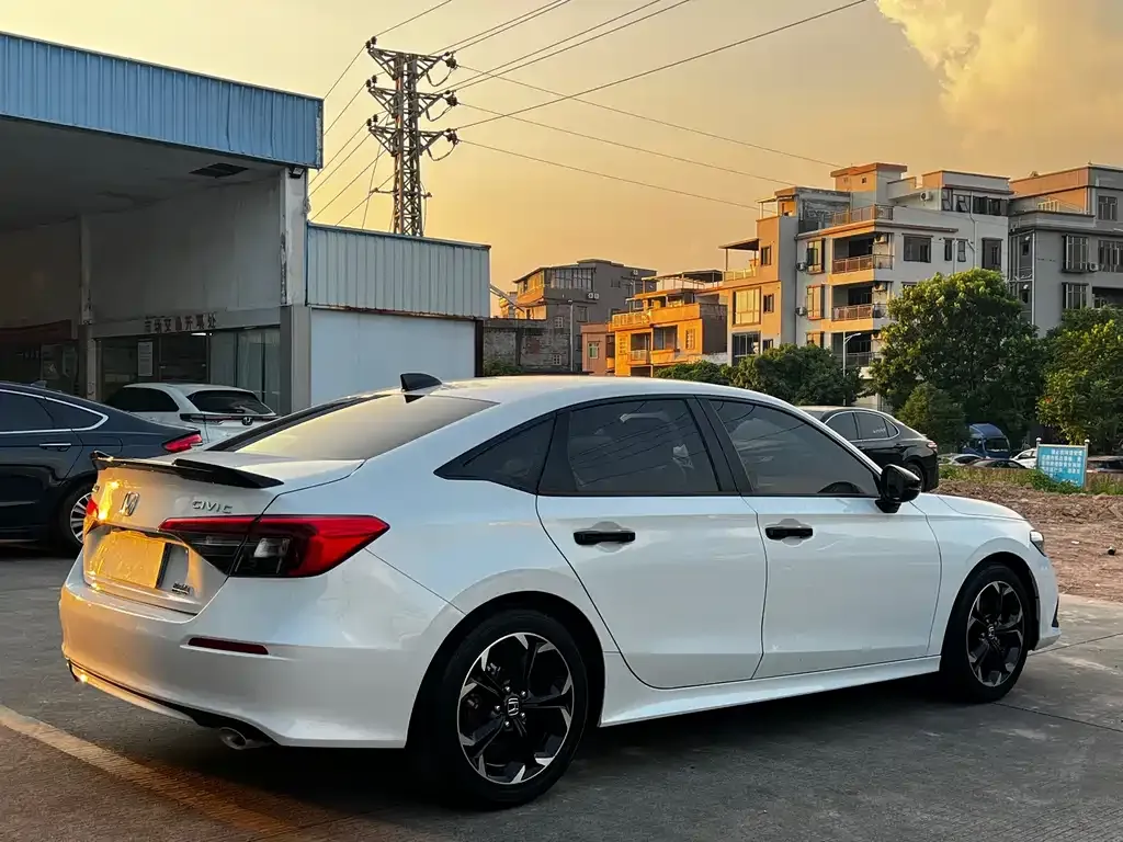 Honda Civic — фото 3