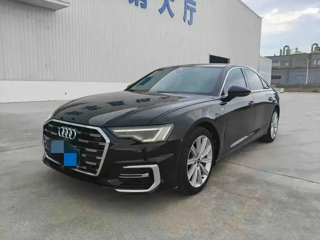 Audi A6L — фото 1