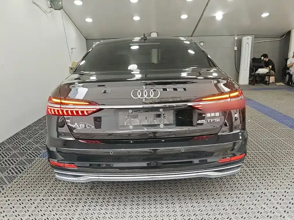 Audi A6L — фото 5