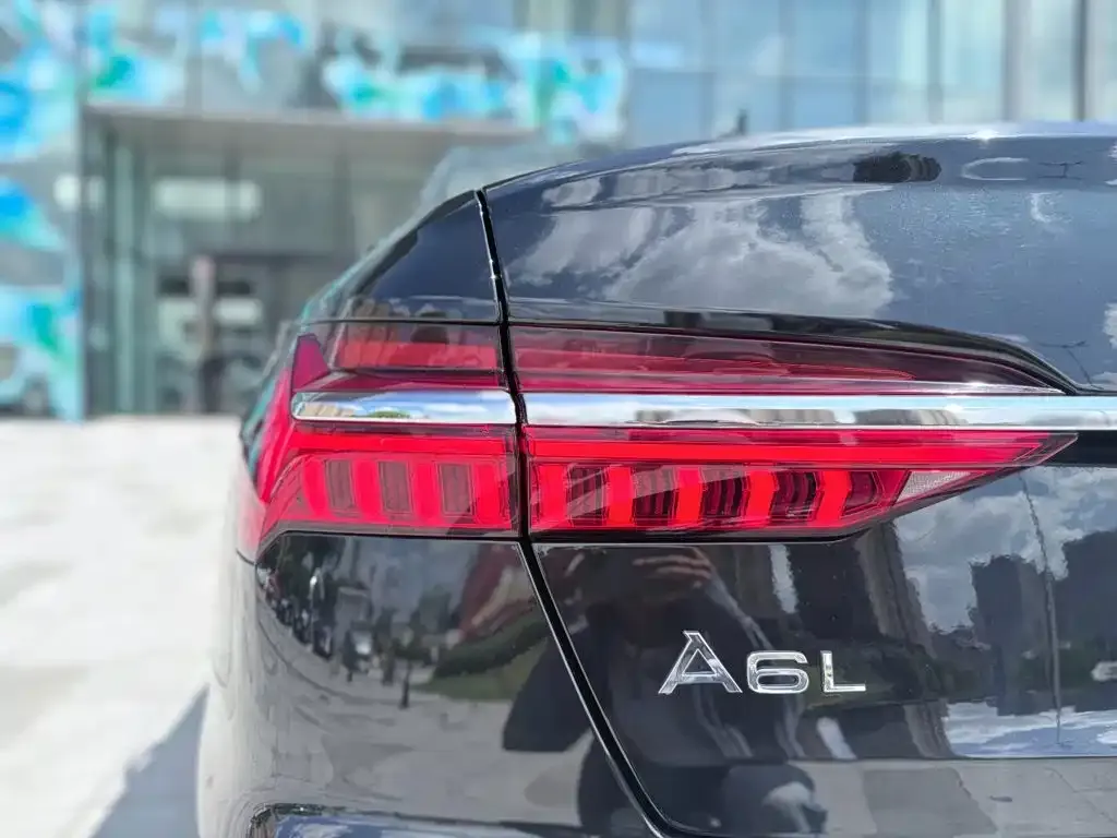 Audi A6L — фото 2