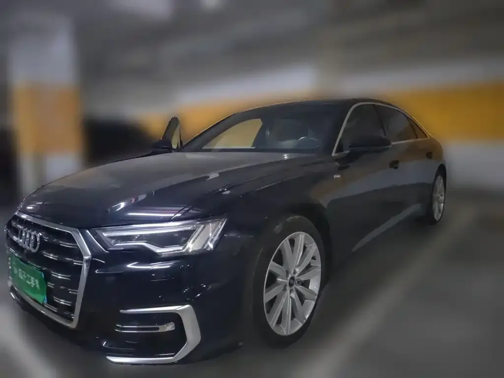 Audi A6L — фото 1