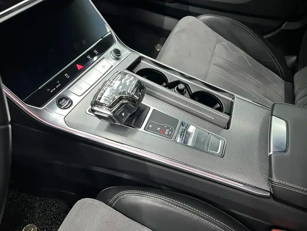 Audi A6L — фото 4