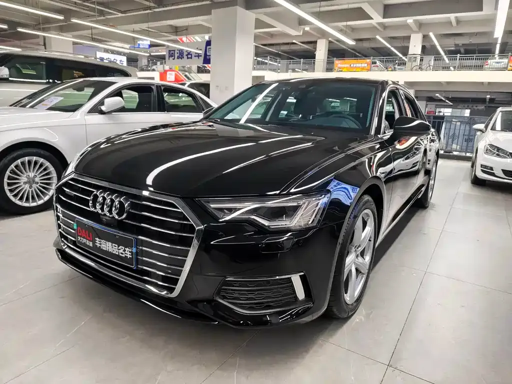 Audi A6L — фото 1