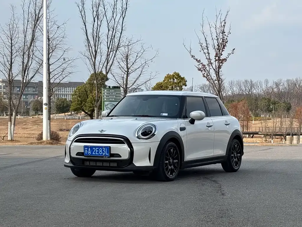 MINI Cooper (3-door) — фото 1