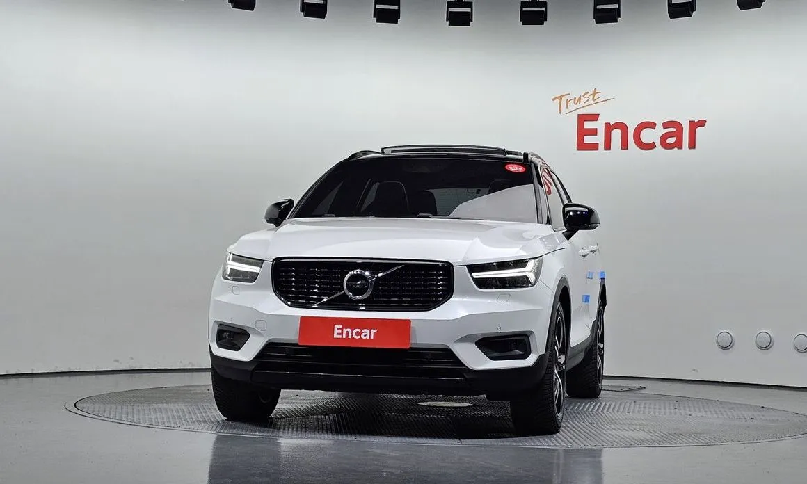 Volvo XC40 — фото 2