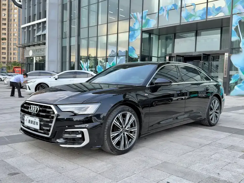 Audi A6L — фото 1