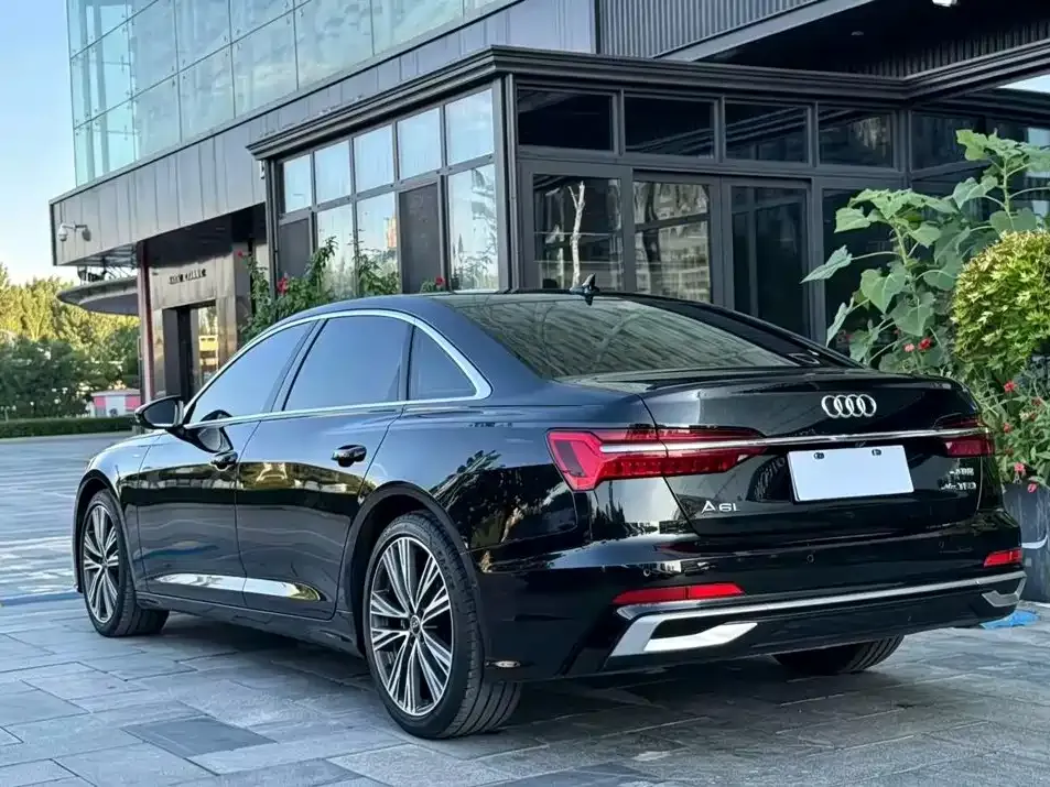 Audi A6L — фото 6