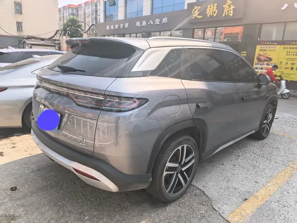 BYD L DM-i — фото 3