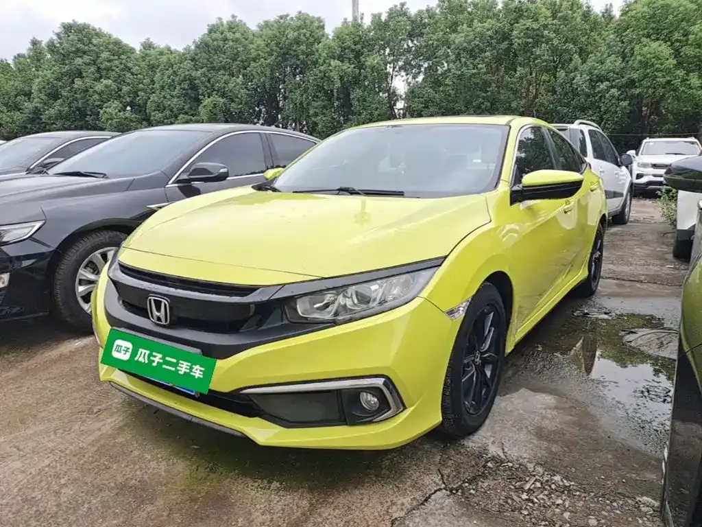 Honda Civic — фото 1