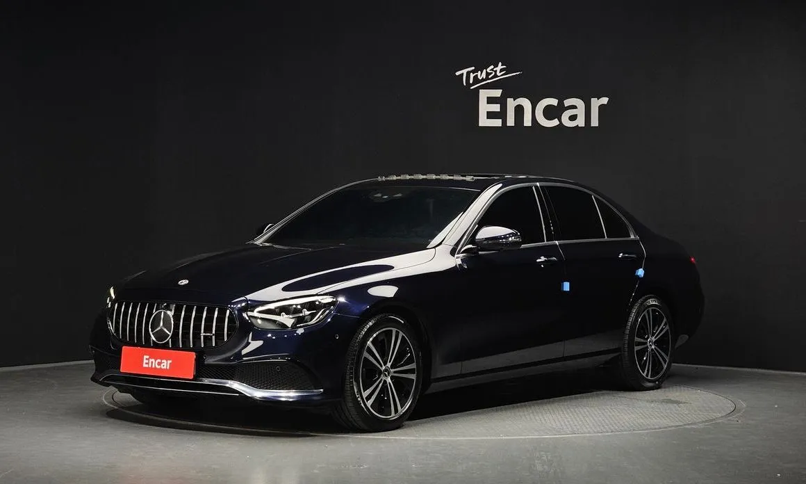 Mercedes-Benz E-Class — фото 1