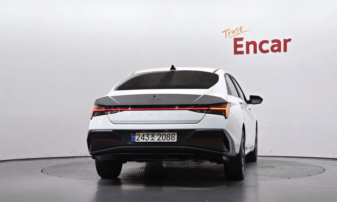 Hyundai AVANTE — фото 2
