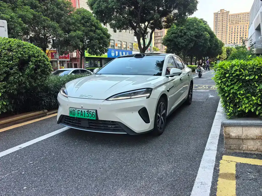 BYD Seal 07 DM-i — фото 1
