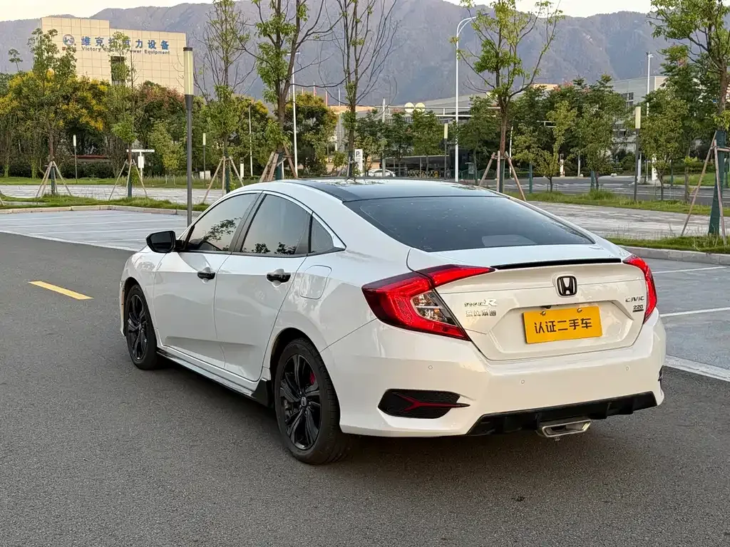 Honda Civic — фото 7