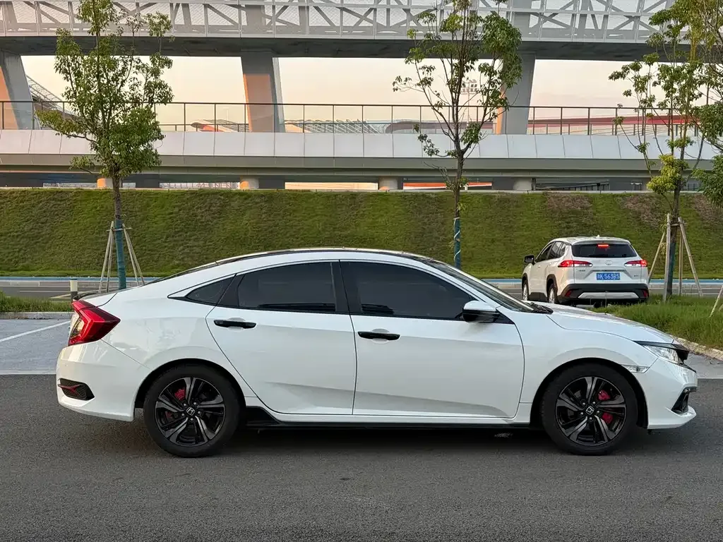 Honda Civic — фото 2