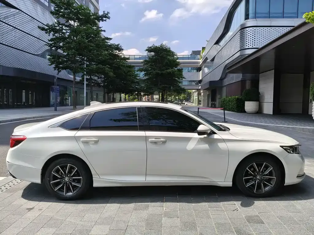 Honda Inspire — фото 3