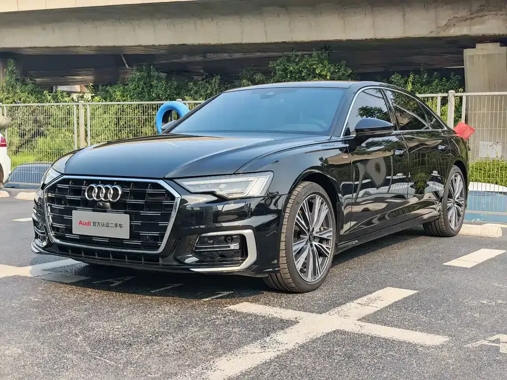 Audi A6L — фото 1