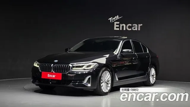 BMW 5-Series 530i Luxury 1