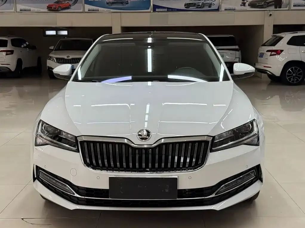 Skoda Superb — фото 3