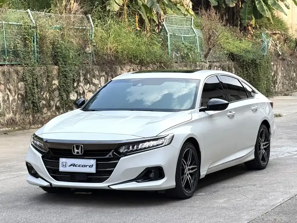 Honda Accord — фото 1